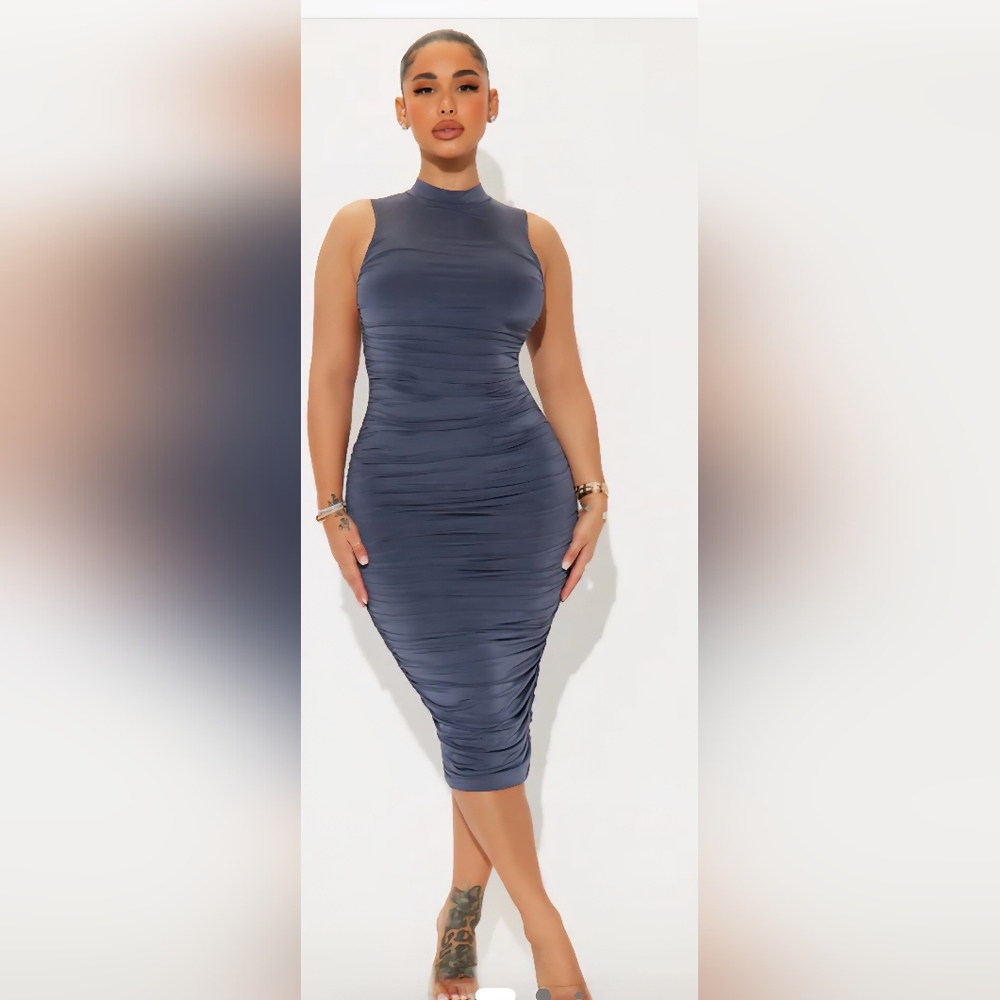 Perfectly polished ruched midi dress Grey-Small